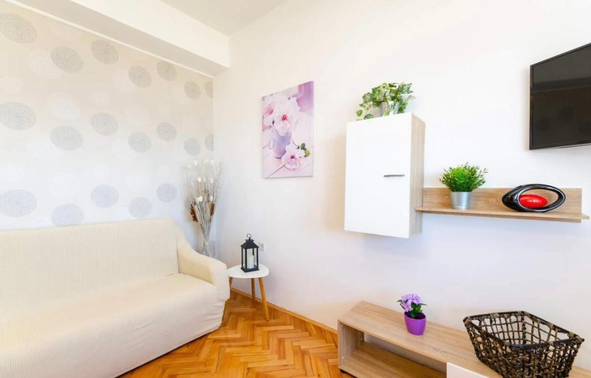 Apartments Tatjana ซริกเวนิซา ภายนอก รูปภาพ