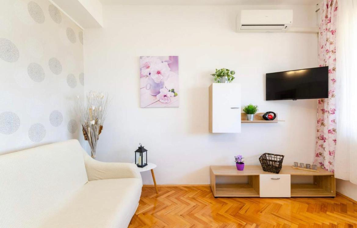 Apartments Tatjana ซริกเวนิซา ภายนอก รูปภาพ