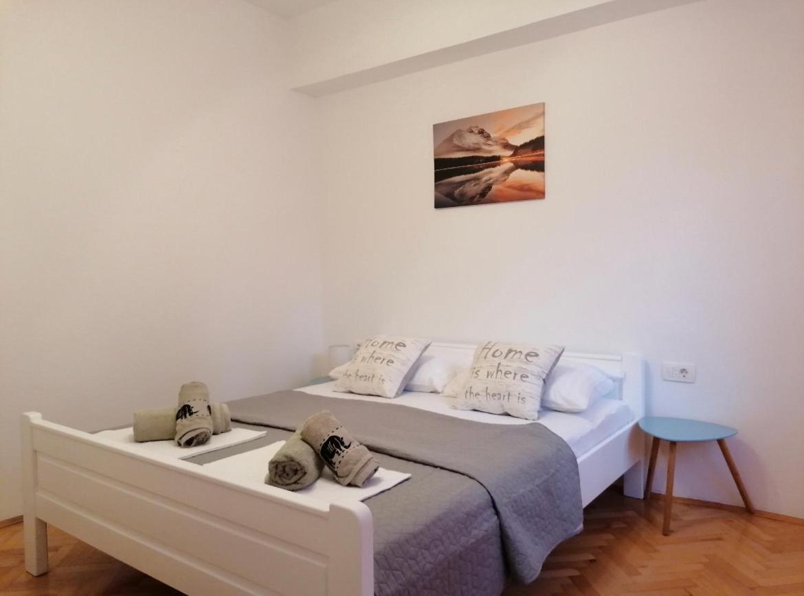 Apartments Tatjana ซริกเวนิซา ภายนอก รูปภาพ