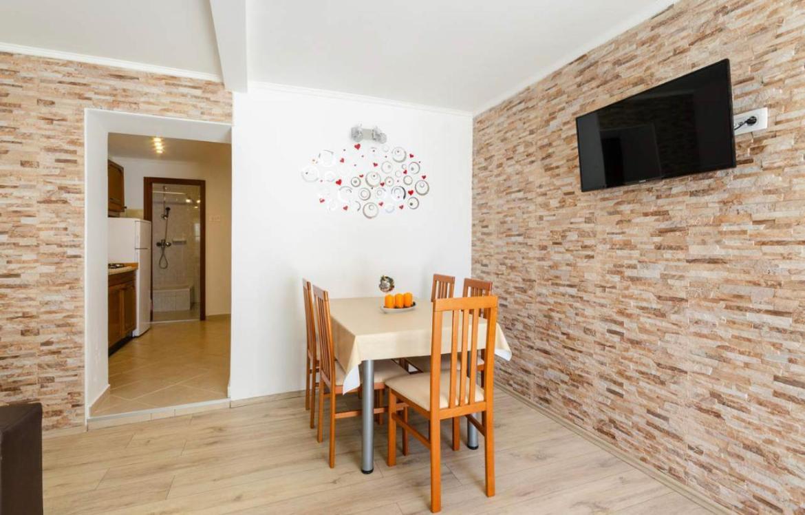Apartments Tatjana ซริกเวนิซา ภายนอก รูปภาพ