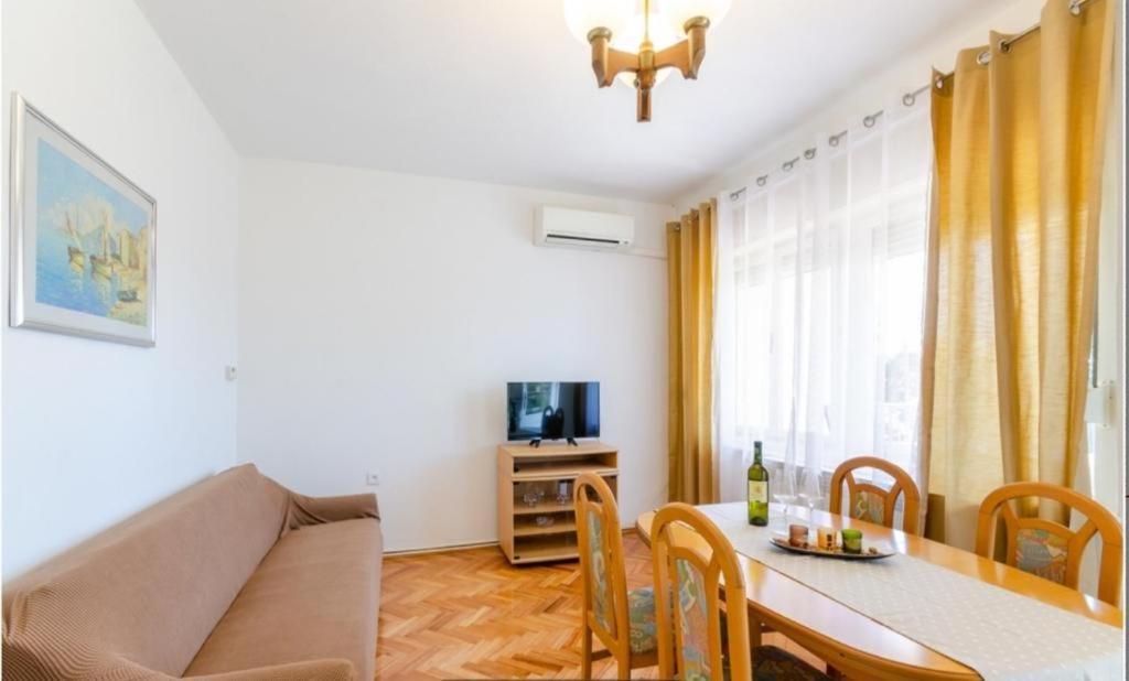 Apartments Tatjana ซริกเวนิซา ภายนอก รูปภาพ